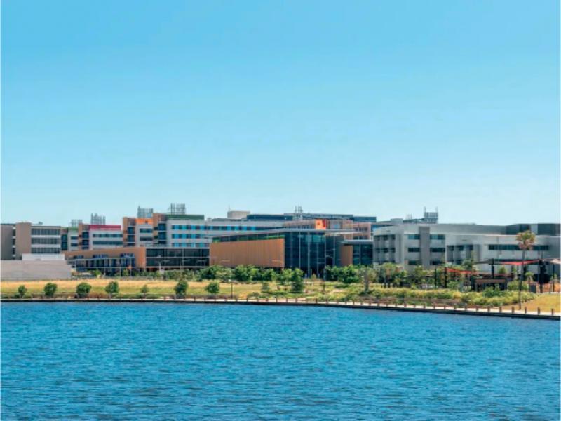 Sunshine Coast University Hospital, Birtinya, Australia. Source: https://media2.architecturemedia.net/site_media/media/cache/2b/8c/2b8c9d5ab87a9278b9a1bf4e9e333ad0.jpg