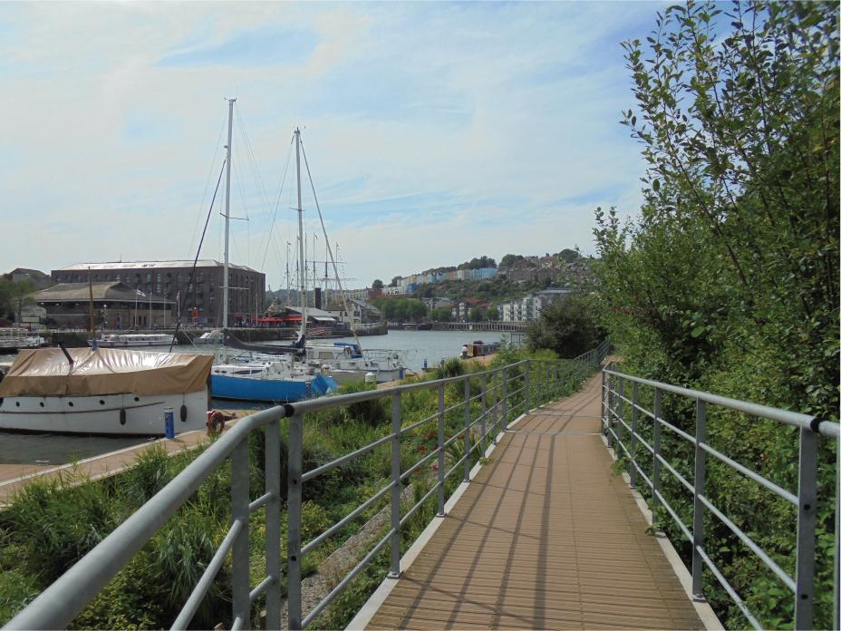 Bristol (UK), Harbourside Development – landscape route on the Avon river. Source: photo E. Raszeja