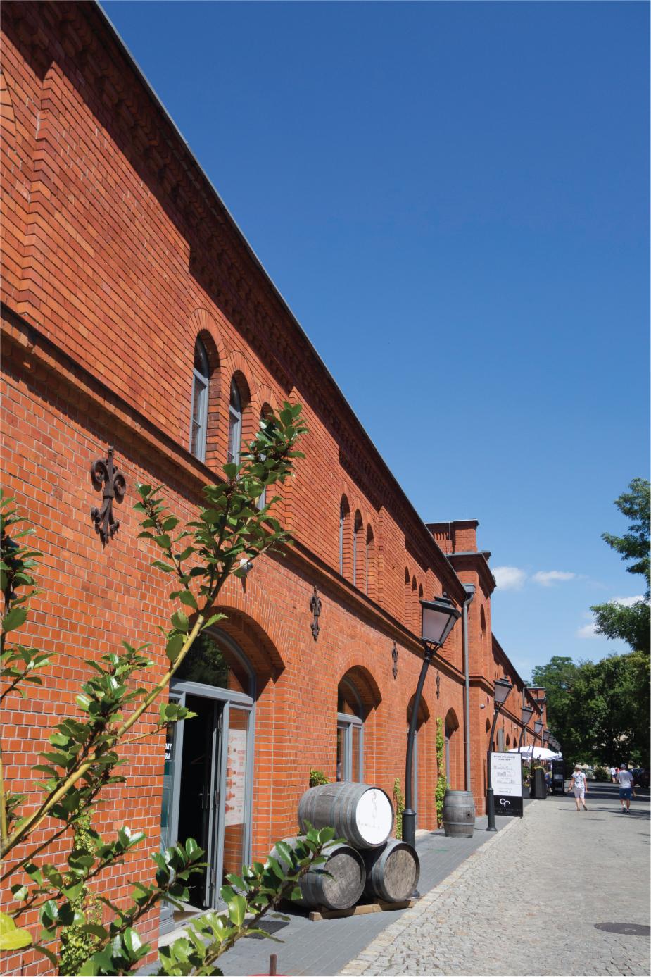 Poznań (Poland), City Park – shops and restaurants in the historical military buildings. Source: photo E. Raszeja