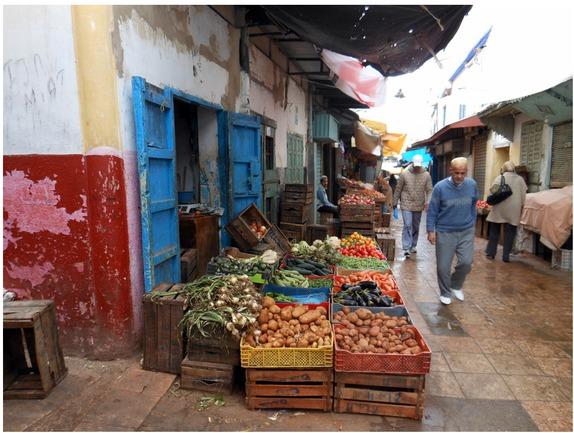 The food market on Bouqroune Street in the medina of Rabat (photo: K. Kania)