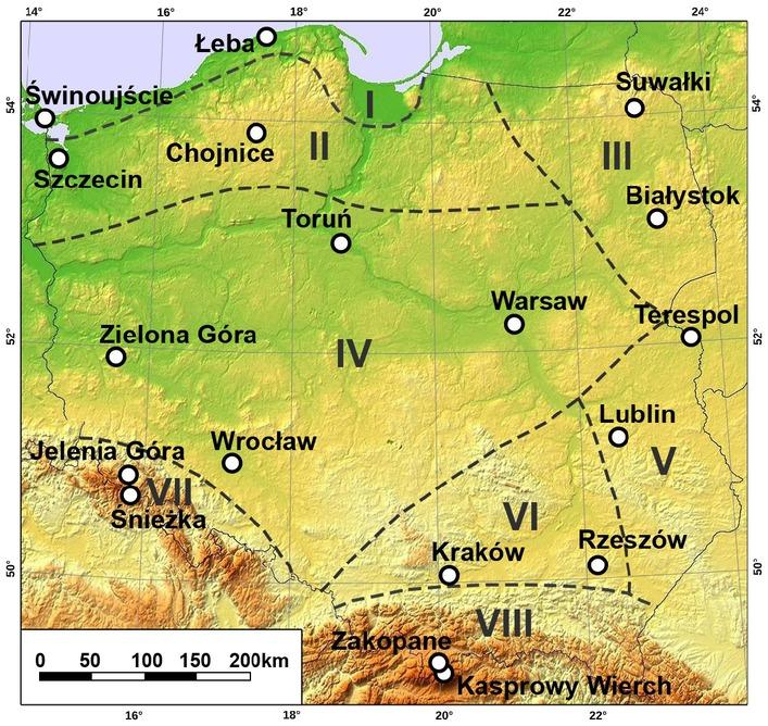 Location of meteorological stations used for this study against the background of bioclimatic regions, following K. Błażejczyk (Błażejczyk & Kunert 2011). Names of bioclimatic regions are presented in Table 1