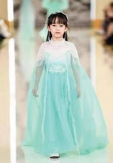 Cloud shoulder design in the Peony Pavilion series https://www.sohu.com/a/345537883_559321