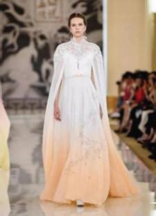 Ruyi-shaped cloud shoulder design https://www.sohu.com/a/345537883_559321