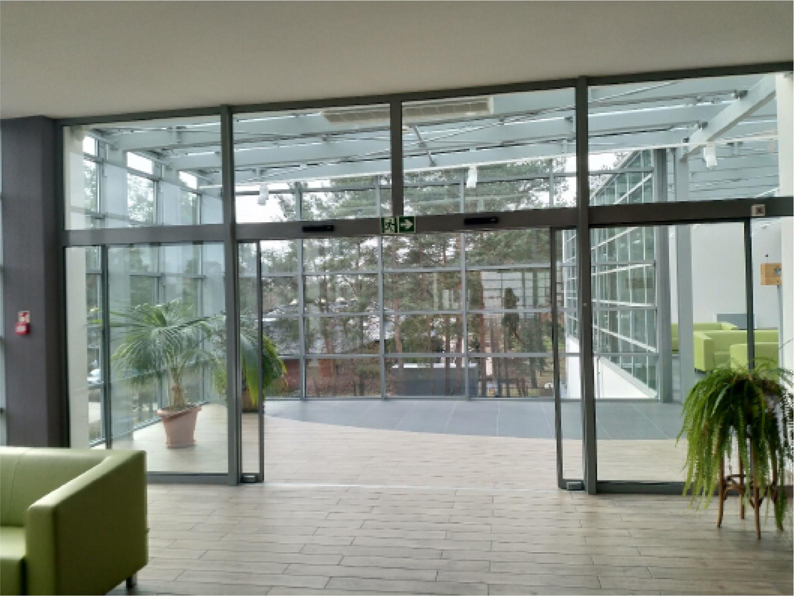 Innovative Medical Forum of the Oncology Centre in Bydgoszcz – Fordon: View of the interior winter garden, source: Author